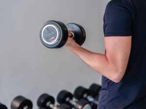 バストアップのための筋トレは本当に効果があるのか？